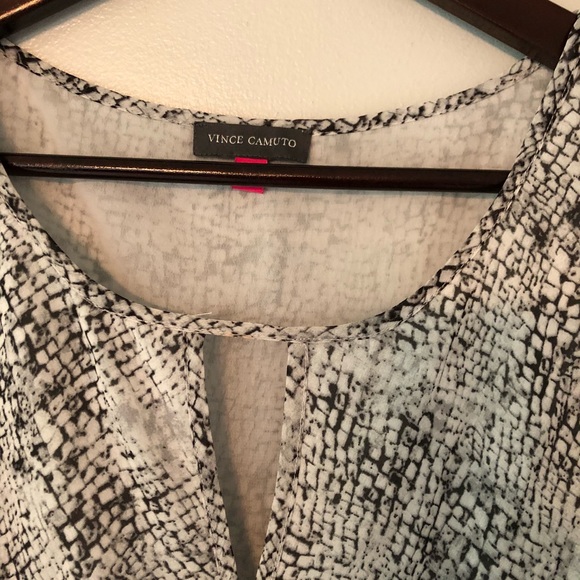 Vince Camuto women’s top. - Picture 4 of 6